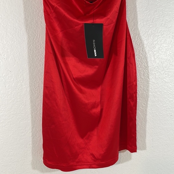 FASHION NOVA London Satin Mini Dress Red Size Medium New - Picture 9 of 13